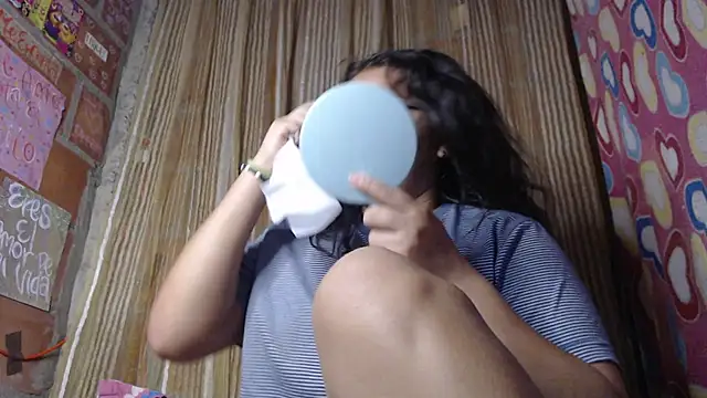 Snapshot of vanuslovelatina chatting on March 19, 10:52 am vanuslovelatina online show from March 19, 10:52 am