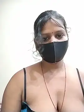 Snapshot of ankita077 chatting on June 17, 12:35 am ankita077 online show from June 17, 12:35 am