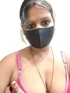 Snapshot of ankita077 chatting on June 22, 3:25 am ankita077 online show from June 22, 3:25 am