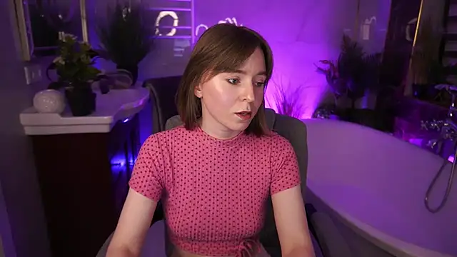 SofiaLuxuryy online show from April 21, 8:01 pm