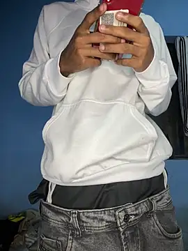 Snapshot of mondacuo3000 chatting on March 7, 9:17 am mondacuo3000 online show from March 7, 9:17 am