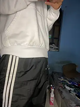 Snapshot of mondacuo3000 chatting on March 9, 8:46 pm mondacuo3000 online show from March 9, 8:46 pm