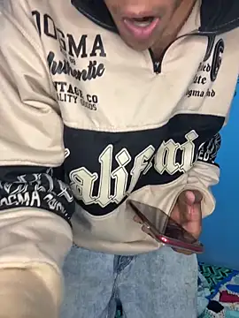 Snapshot of mondacuo3000 chatting on March 16, 7:23 am mondacuo3000 online show from March 16, 7:23 am