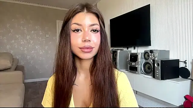 Snapshot of You_Club_Winx chatting on May 14, 7:26 am You Club Winx online show from May 14, 7:26 am