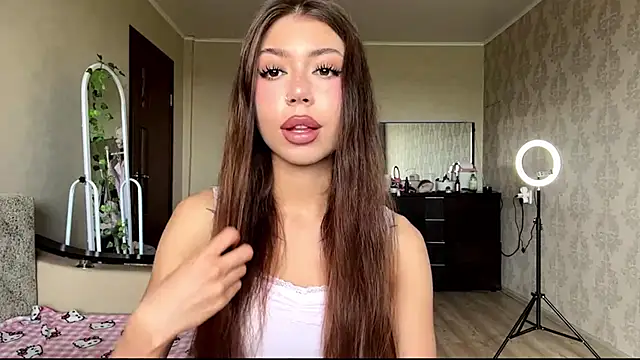 Snapshot of You_Club_Winx chatting on June 10, 7:29 am You Club Winx online show from June 10, 7:29 am