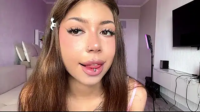 Snapshot of You_Club_Winx chatting on June 26, 8:19 am You Club Winx online show from June 26, 8:19 am