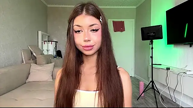 Snapshot of You_Club_Winx chatting on July 4, 8:20 am You Club Winx online show from July 4, 8:20 am
