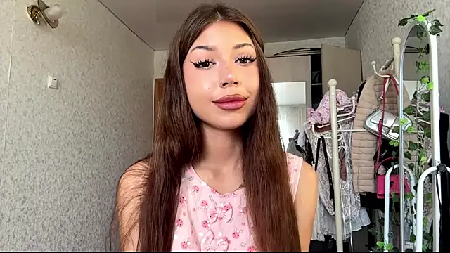 Snapshot of You_Club_Winx chatting on July 19, 8:18 am You Club Winx online show from July 19, 8:18 am