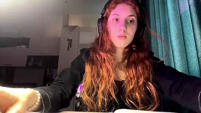 AliceCarrol online show from March 15, 2:45 pm