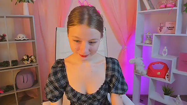 Snapshot of ElliFrankenweenie chatting on February 26, 6:23 am ElliFrankenweenie online show from February 26, 6:23 am