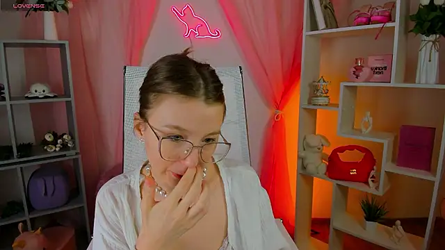 Snapshot of ElliFrankenweenie chatting on March 4, 6:19 am ElliFrankenweenie online show from March 4, 6:19 am