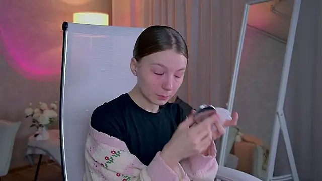 Snapshot of ElliFrankenweenie chatting on March 6, 6:32 am ElliFrankenweenie online show from March 6, 6:32 am