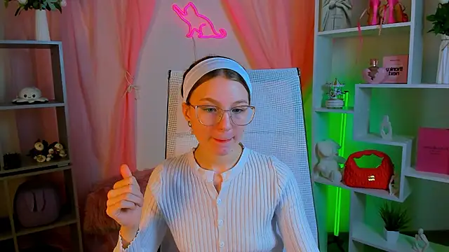 Snapshot of ElliFrankenweenie chatting on March 12, 7:03 am ElliFrankenweenie online show from March 12, 7:03 am