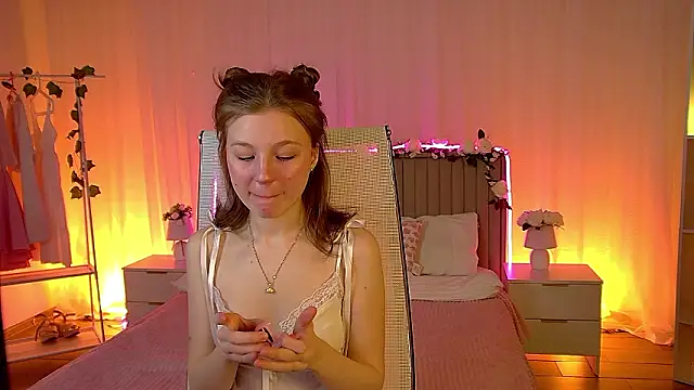 Snapshot of ElliFrankenweenie chatting on March 15, 7:03 am ElliFrankenweenie online show from March 15, 7:03 am