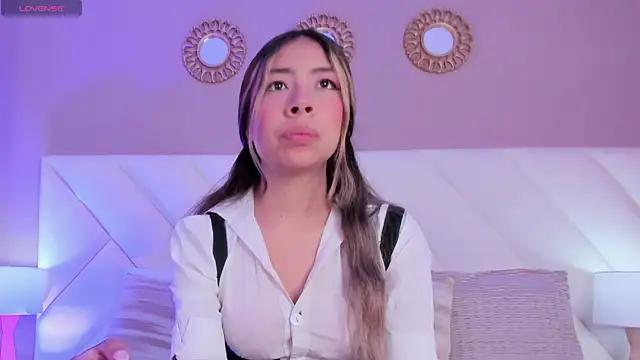 ValeryGomezz online show from April 29, 2:10 pm
