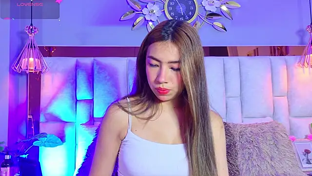 ValeryGomezz online show from July 1, 2:51 pm