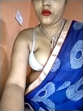 Snapshot of Nency_Love143 chatting on April 16, 9:39 pm Nency Love143 online show from April 16, 9:39 pm