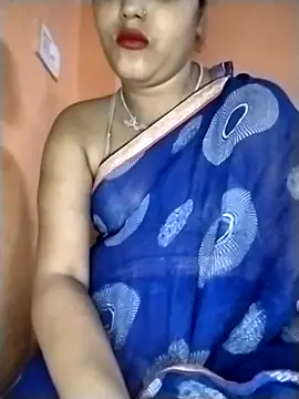 Snapshot of Nency_Love143 chatting on April 18, 5:39 pm Nency Love143 online show from April 18, 5:39 pm