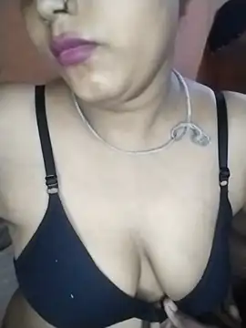 Snapshot of Nency_Love143 chatting on May 18, 6:14 pm Nency Love143 online show from May 18, 6:14 pm