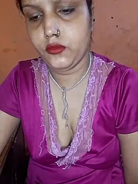 Snapshot of Nency_Love143 chatting on June 5, 8:58 pm Nency Love143 online show from June 5, 8:58 pm