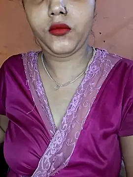 Snapshot of Nency_Love143 chatting on June 16, 6:21 pm Nency Love143 online show from June 16, 6:21 pm