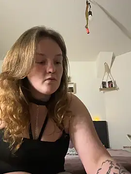 Maryjane-Spidermann online show from February 11, 7:30 pm