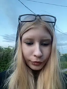 WarmAtEdges online show from May 29, 6:06 pm