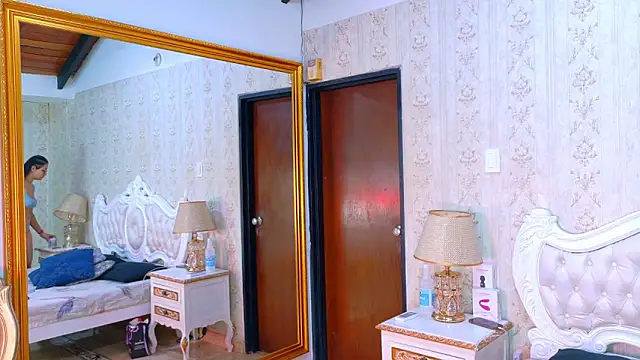 AishaCarpenter online show from March 17, 12:30 pm