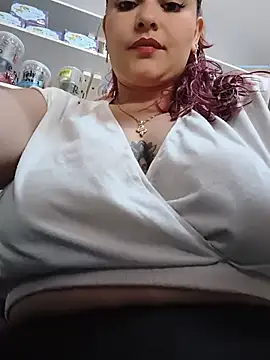 Snapshot of haffsa__ chatting on June 10, 12:04 pm haffsa online show from June 10, 12:04 pm