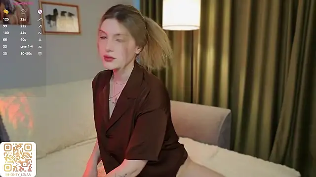 Snapshot of honey_kors chatting on March 15, 6:30 am honey kors online show from March 15, 6:30 am