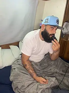 Snapshot of Mandingojay9 chatting on March 3, 1:50 pm Mandingojay9 online show from March 3, 1:50 pm