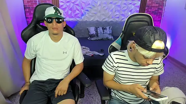 Top and bottom online show from February 11, 1:05 pm