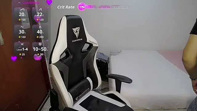 Top and bottom online show from February 25, 8:18 pm