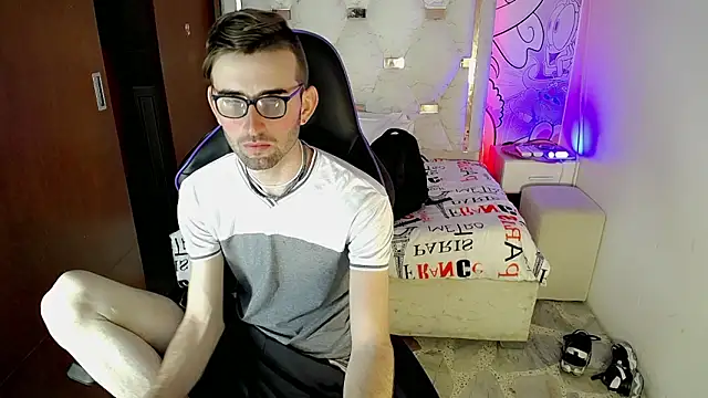 Top and bottom online show from March 14, 8:36 pm