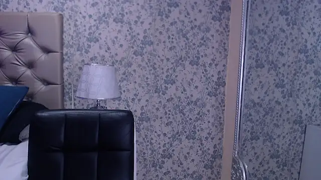 CloheBell online show from February 22, 7:01 pm