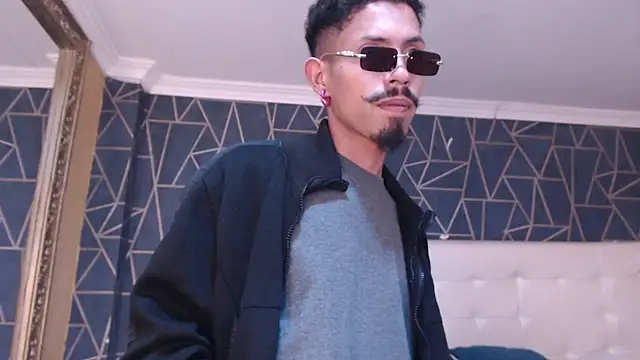 NoaahTylor online show from February 25, 8:51 pm