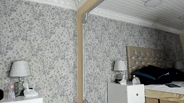 NoaahTylor online show from March 8, 2:04 am