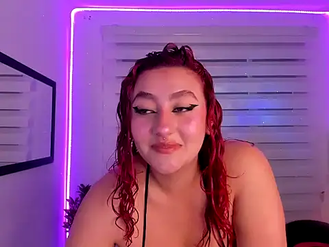 Snapshot of Emily_Jonesh chatting on March 13, 12:34 pm Emily Jonesh online show from March 13, 12:34 pm