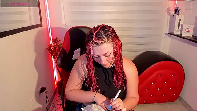 Emily Jonesh online show from April 30, 12:22 pm