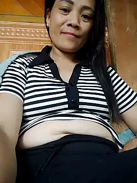 Snapshot of molly-xx chatting on June 16, 7:33 am molly-xx online show from June 16, 7:33 am