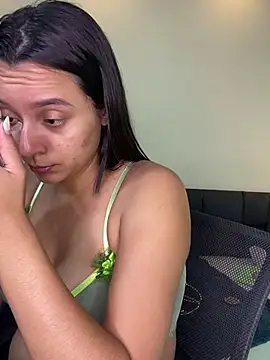 Hanna Williams   online show from February 12, 3:12 am