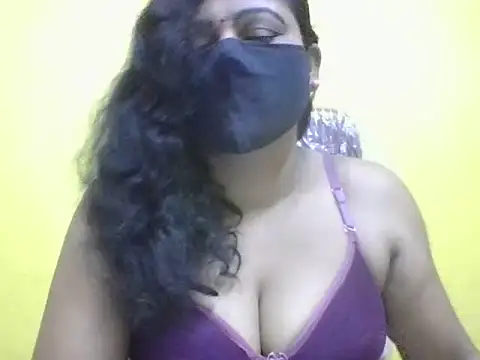 Snapshot of anu-reddyy chatting on July 19, 2:15 am anu-reddyy online show from July 19, 2:15 am