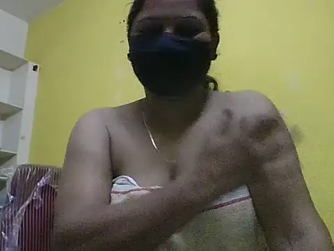 Snapshot of anu-reddyy chatting on August 3, 2:54 am anu-reddyy online show from August 3, 2:54 am