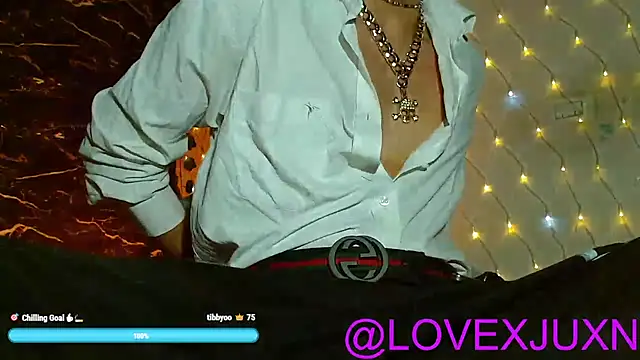 LovexJuxn8 online show from May 3, 4:51 am