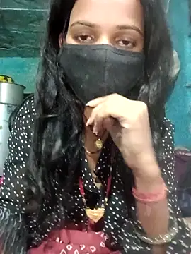 Snapshot of Desi_Couple_P chatting on April 18, 9:24 am Desi Couple P online show from April 18, 9:24 am