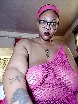 ShantelBootyBoobs online show from May 6, 5:46 am