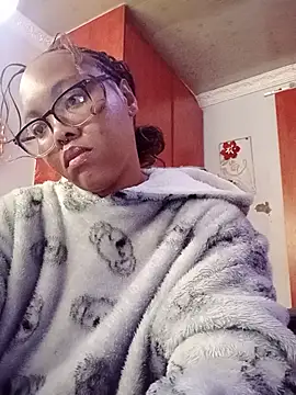 ShantelBootyBoobs online show from June 12, 5:39 am