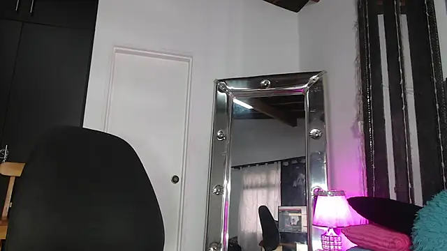 Snapshot of mailyn_gold chatting on May 25, 11:38 am mailyn gold online show from May 25, 11:38 am