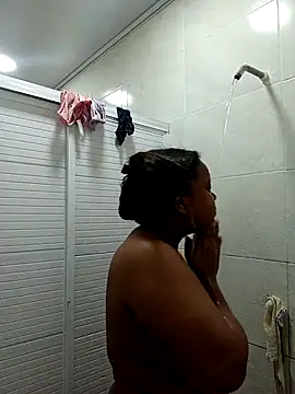 PerlaCurvasgrandes online show from March 12, 7:20 pm