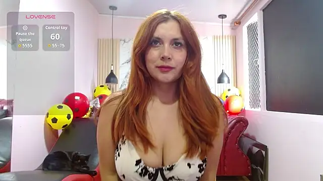 Snapshot of Eve_Bennett chatting on July 7, 6:23 pm Eve Bennett online show from July 7, 6:23 pm